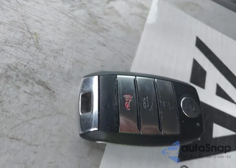 2019 Kia Optima S z USA, uszkodzony, nr VIN 5XXGT4L30KG349907